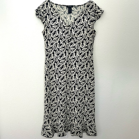 BCBG Dresses & Skirts - BCBG Max Azria Fan Midi Dress Cap Sleeve Ruffle Hem Black Cream Size Medium